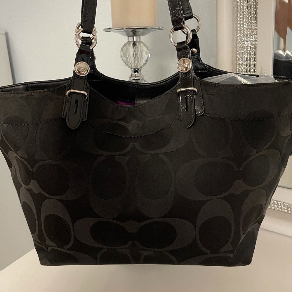 Coach signature canvas shoulder bag